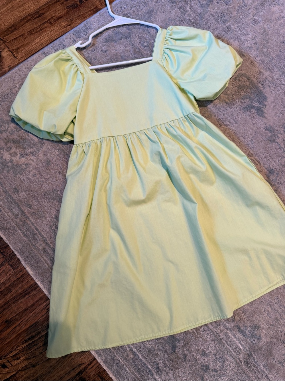 Copper Key Puff Sleeve Square Neck Dress in Pale Lime